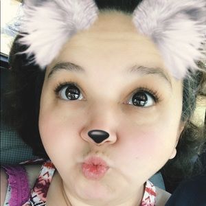 Meet your Posher, Latisha